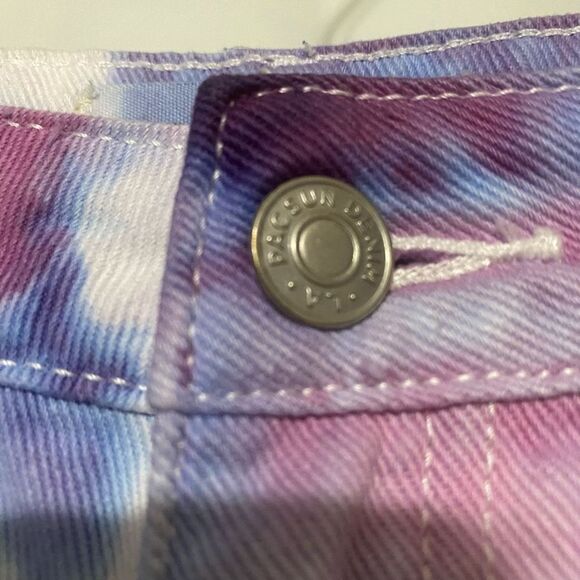 PACSUN tie die   High rise shorts with distressed bottoms, criss cross tie on si - Picture 4 of 7